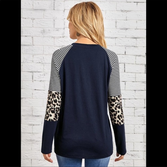 Leopard Striped Raglan Sleeve Tee - Picture 3 of 5